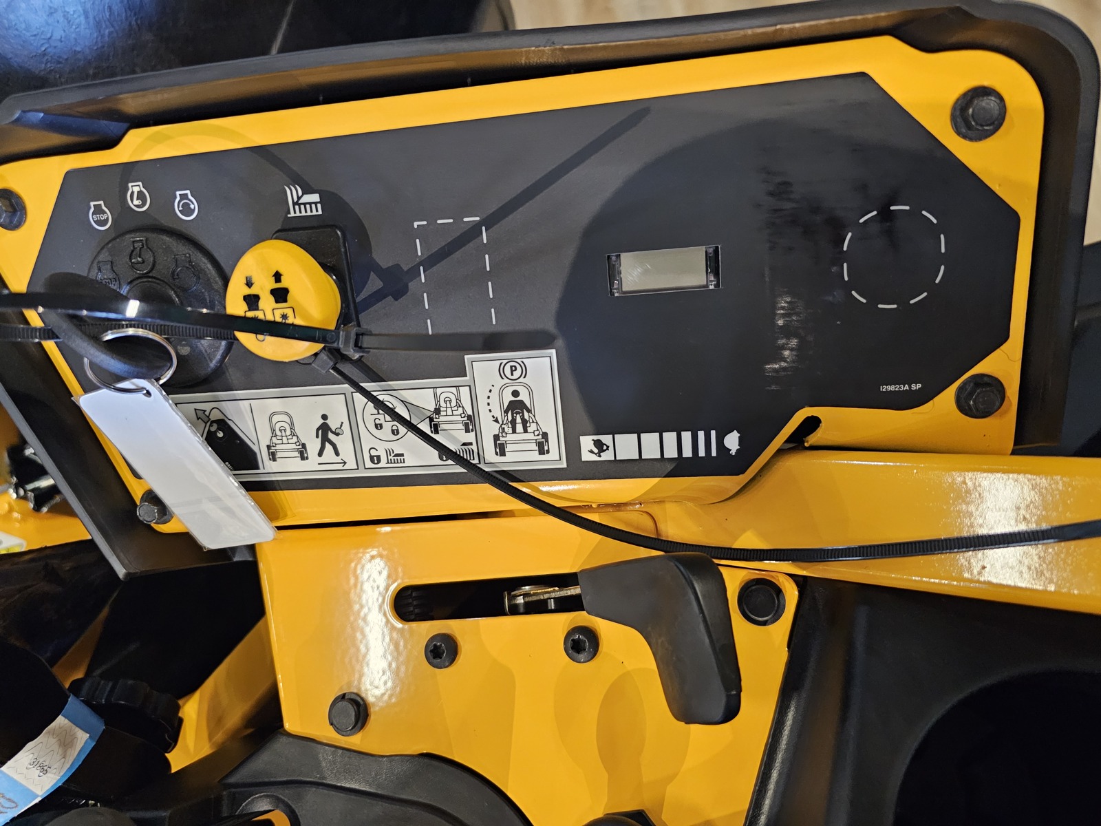 2026 CUB CADET ZTX4 60 Mower-ZTR